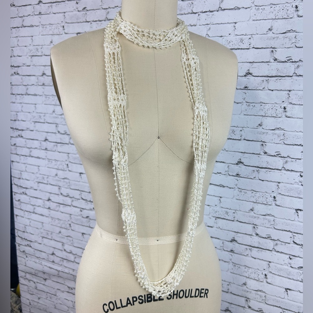 Elegant Beautiful Cream Pearl infinity Necklace